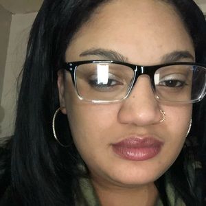 Meet your Posher, Ebanye